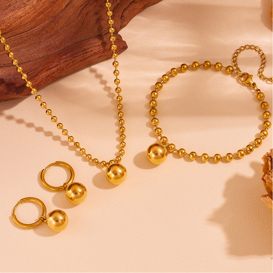 Ball-bead necklace with round pendant