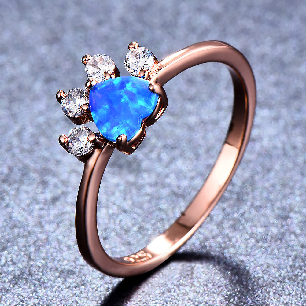 Rhinestone cat paw ring from the side