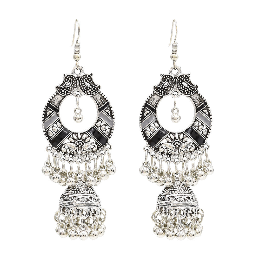 Beaded tassel detail on jhumka earrings