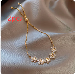 Zircon Flower Bracelet detail