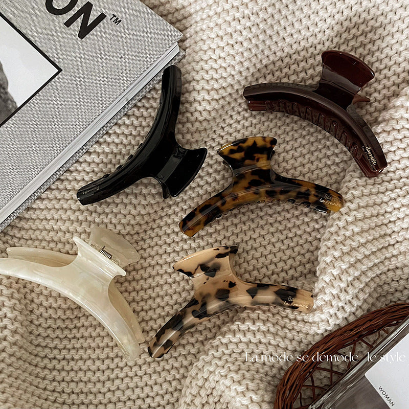 Retro acetate hair claw clip in tortoiseshell