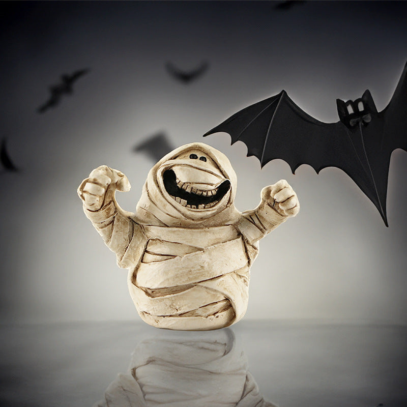 Mini Halloween figurine ornament – view 3