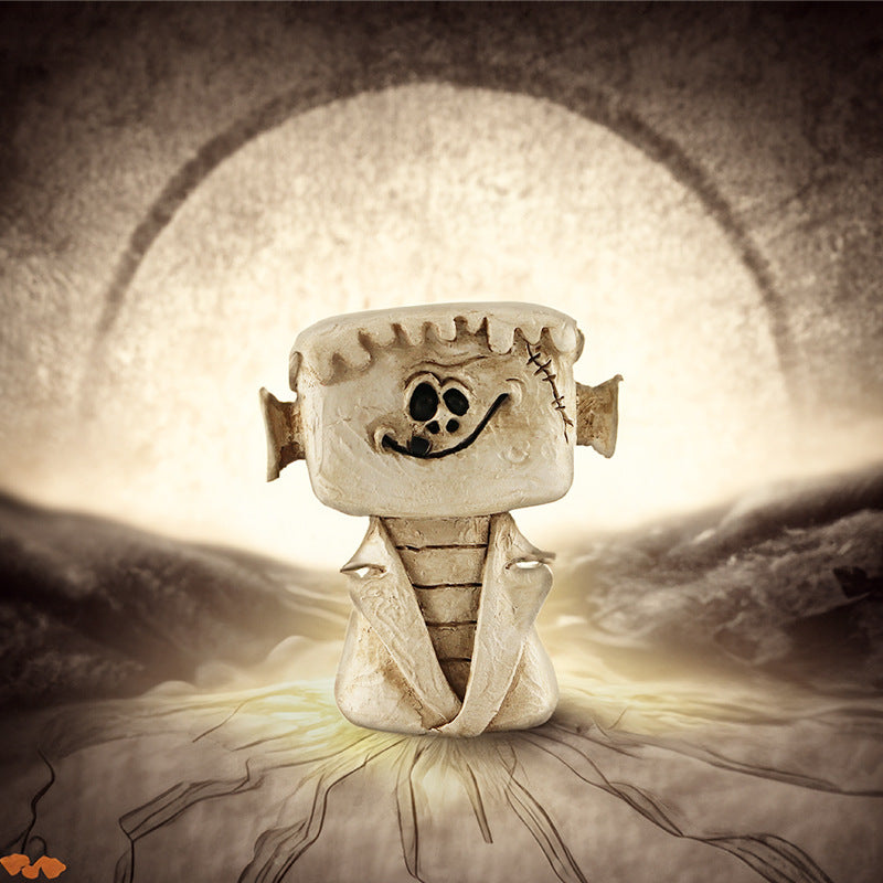Mini Halloween figurine ornament – view 5