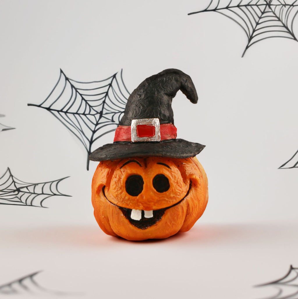 Mini Halloween figurine ornament – view 4