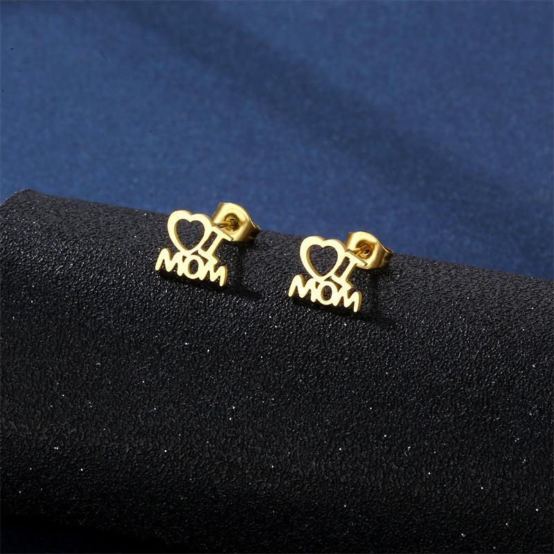 Heart necklace set in gift-ready layout