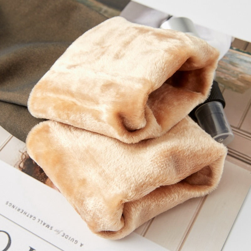Close-up of the 220 g fleece lining inside the tights
