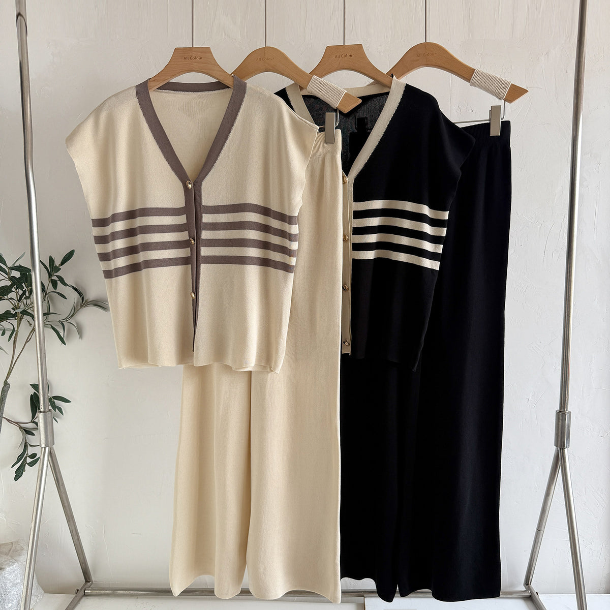 Women's Striped Knit Vest & Wide-Leg Pants Set - view 7
