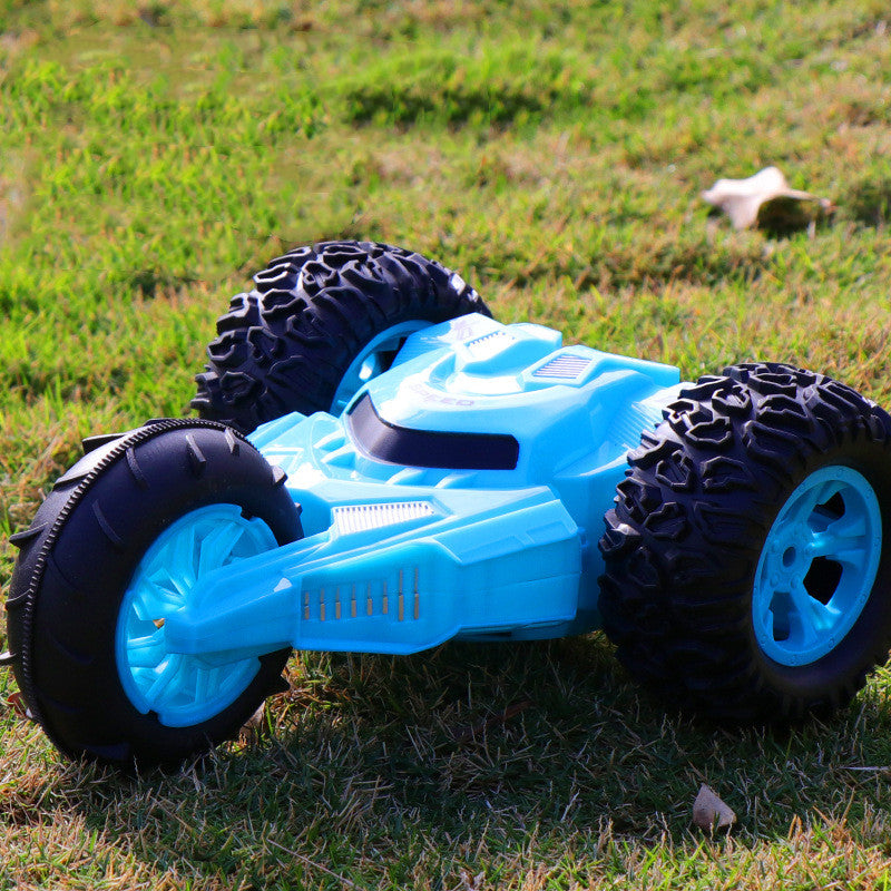 Double-sided 2.4GHz remote control stunt car – view 2