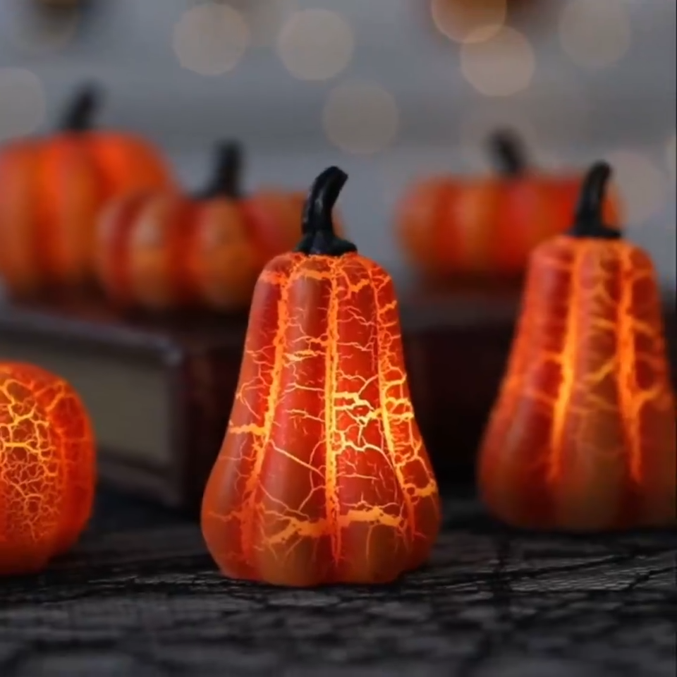Crackle resin pumpkin LED candle lamp – view 3