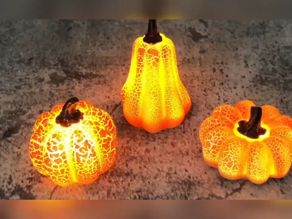 Crackle resin pumpkin LED candle lamp – view 4